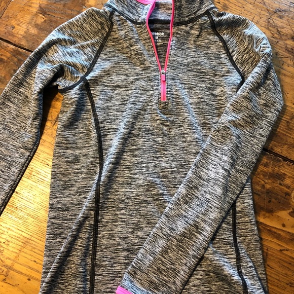 𝚁𝚎𝚎𝚋𝚘𝚔 𝙰𝚌𝚝𝚒𝚟𝚎𝚠𝚎𝚊𝚛 𝚙𝚞𝚕𝚕𝚘𝚟𝚎𝚛 - Picture 2 of 4